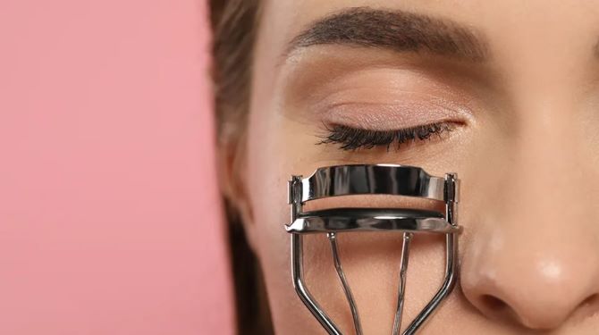 Mistakes when using mascara: how to avoid common problems 4