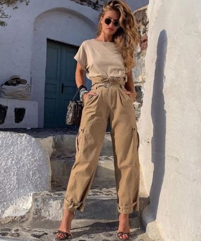 Cargo pants are a fashion trend this summer 5