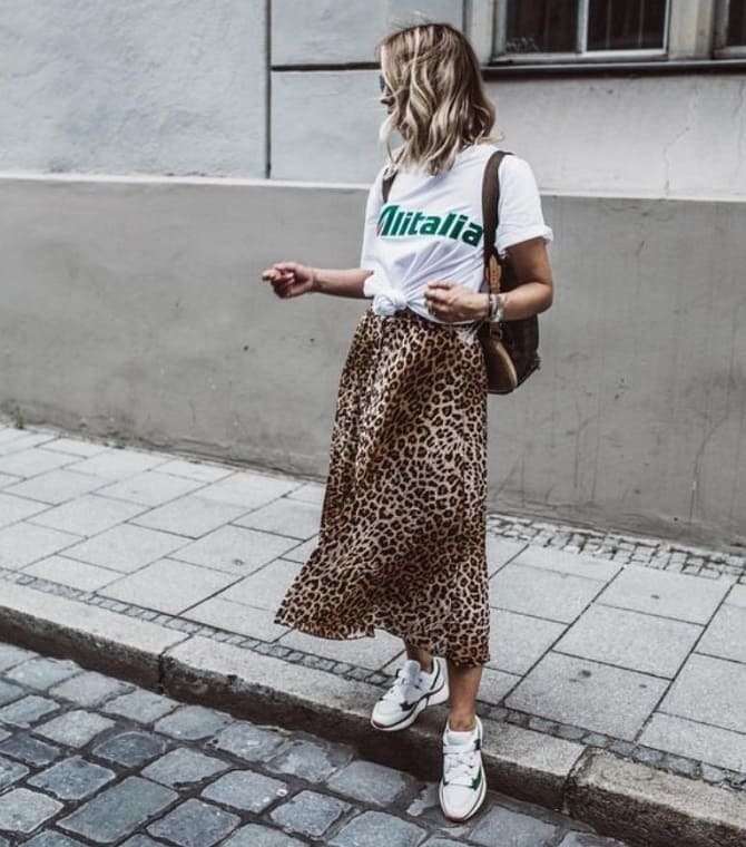 Leopard print skirt – a fashion trend for the summer season 2