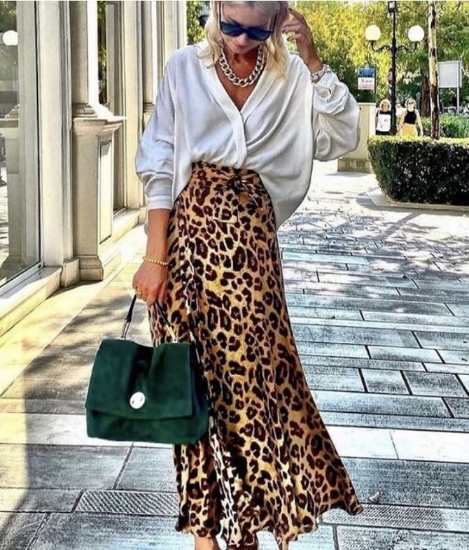 Leopard print skirt – a fashion trend for the summer season 1