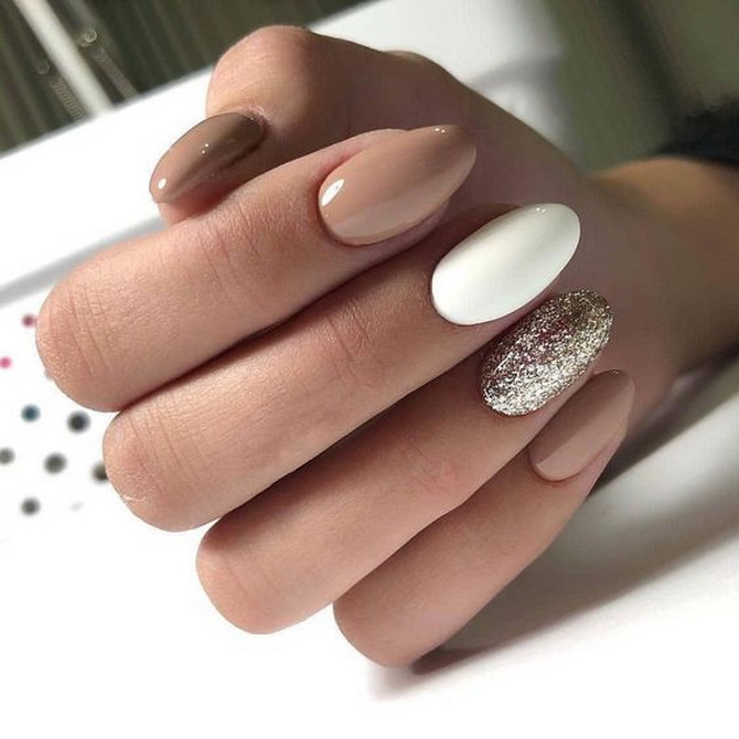 7 elegant office manicure ideas in beige tones 18