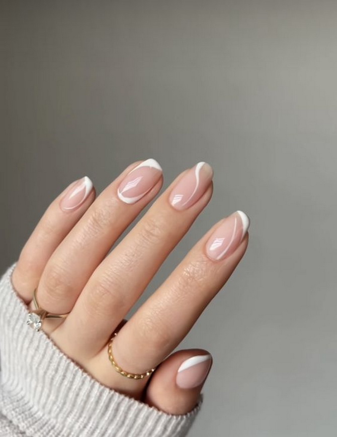 7 elegant office manicure ideas in beige tones 7