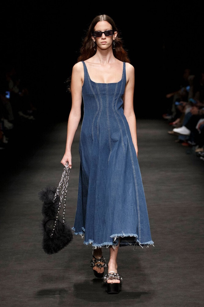 Denim dresses are a fashion trend for summer 2024 6