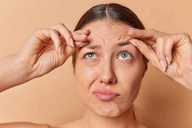 5 Simple Ways to Reduce Forehead Wrinkles 1