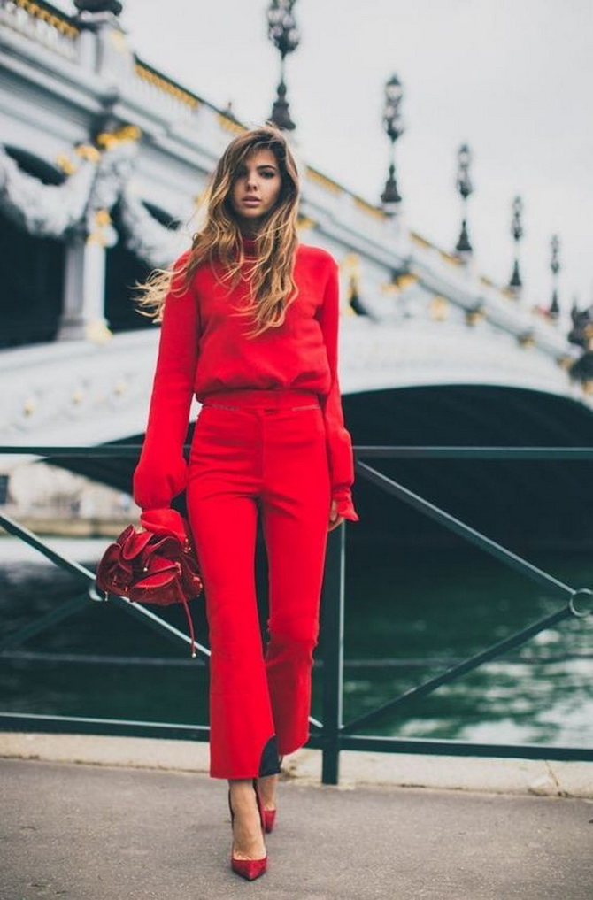 Как носить красный цвет 2024: яркие образы и модные сочетания 22