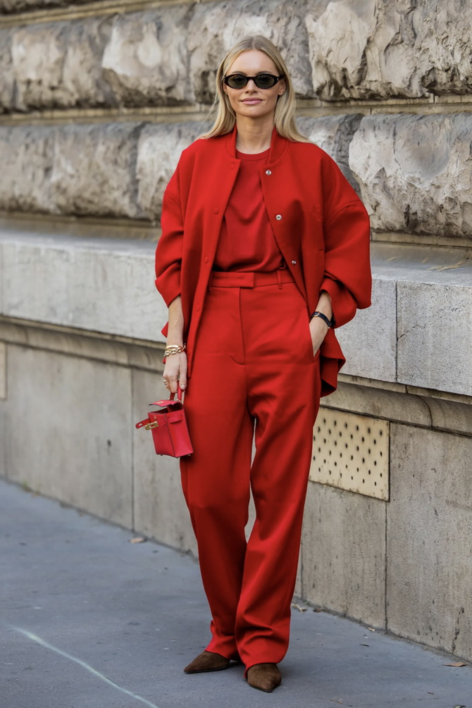 Как носить красный цвет 2024: яркие образы и модные сочетания 21