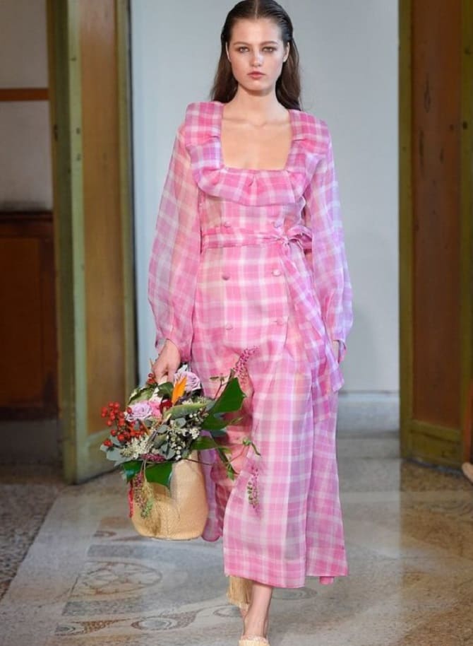 Розовые платья – модный тренд лета 2024 10