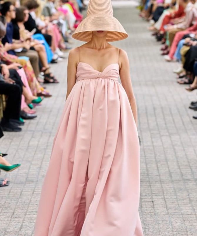 Розовые платья – модный тренд лета 2024 1