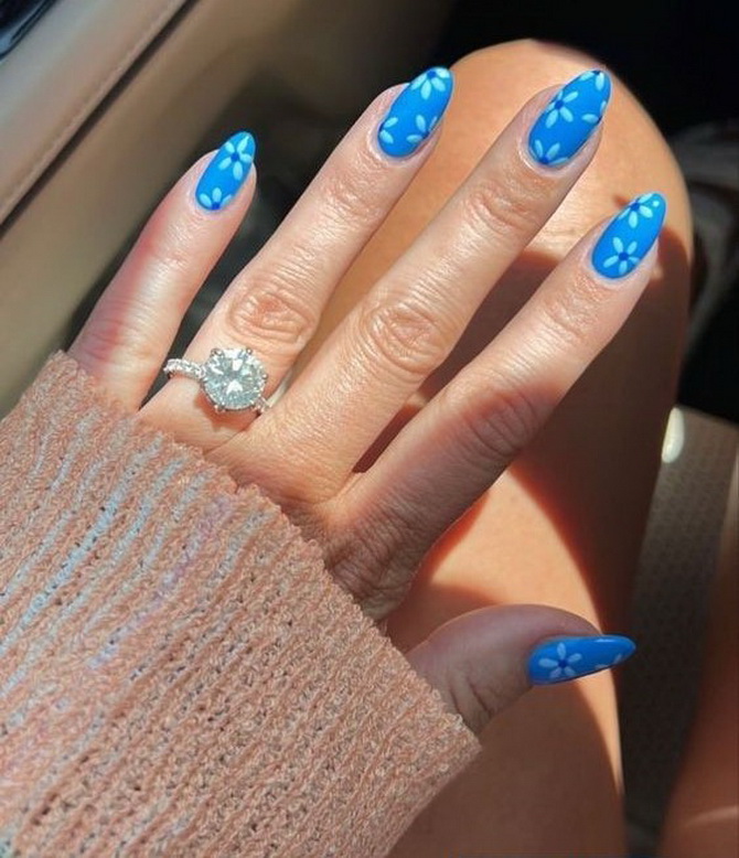 How to wear a blue manicure: 6 stylish ideas 1