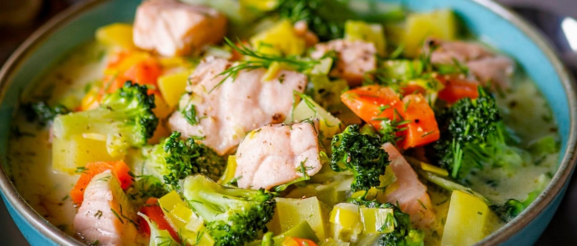 Chowder with red fish and broccoli: how to prepare it correctly