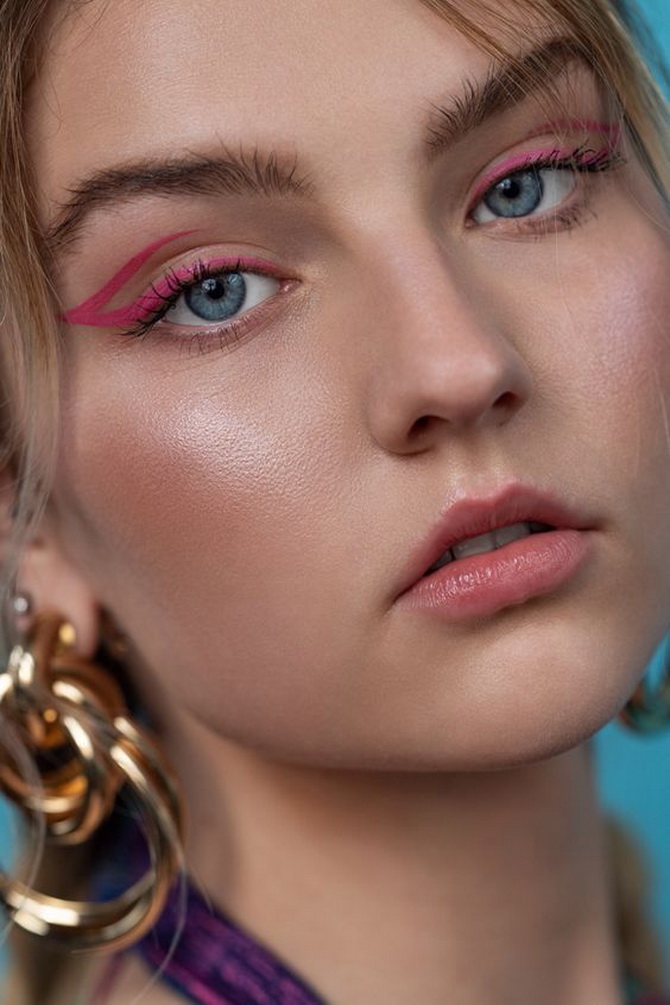 Farbige Pfeile auf den Augen: ein strahlender und frischer Beauty-Trend für den Sommer 12