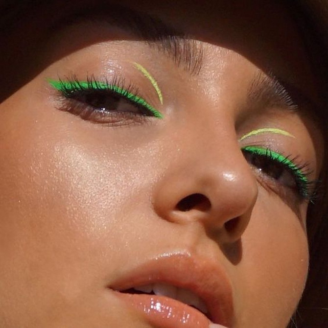 Colored arrows on the eyes: a bright and fresh beauty trend for the summer 14