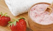 Strawberry face masks at home for proper skin care