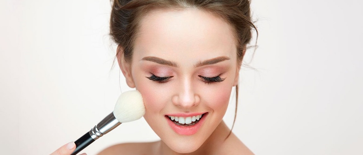 Makeup in the heat – how to highlight beauty and maintain freshness