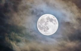 Полнолуние в августе 2024 года: влияние лунного света
