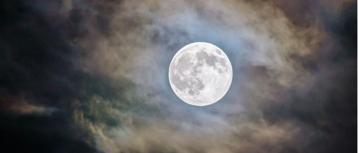 Full Moon in August 2024: Impact of Moonlight