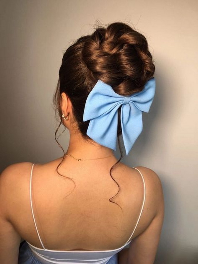 Charming hairstyles with a bow: romance and style in one accessory 7