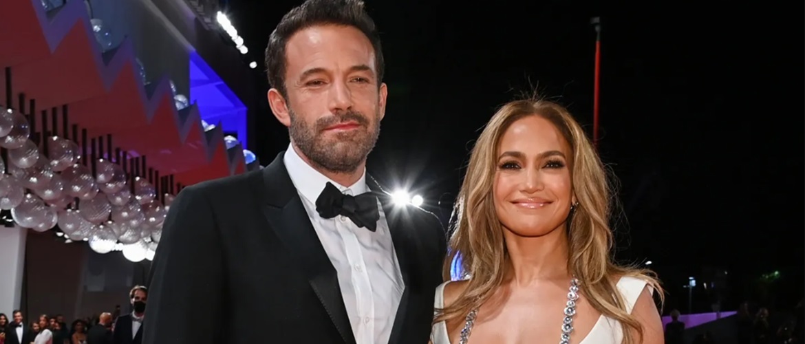 Jennifer Lopez and Ben Affleck file for divorce