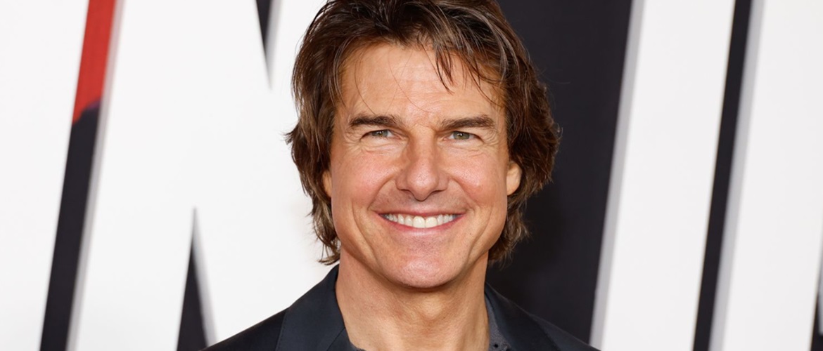 Tom Cruise has started an affair with a 25-year-old singer