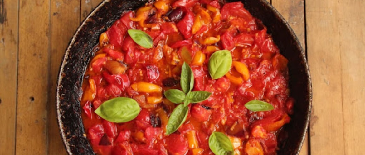 Peperonata: how to cook a traditional Italian dish