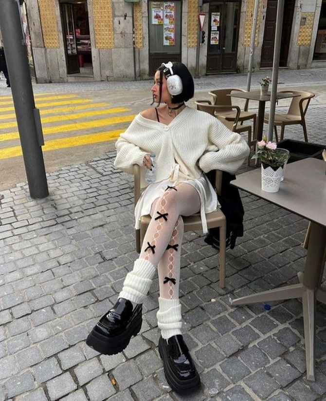 What to wear with white tights in autumn 2024 18