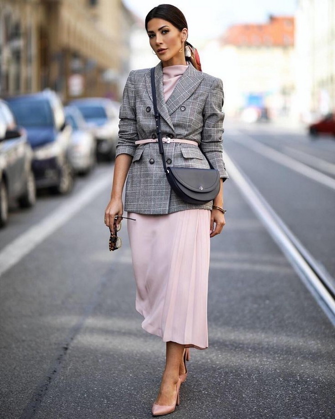 5 Perfect Skirts for Creating a Business Look 14