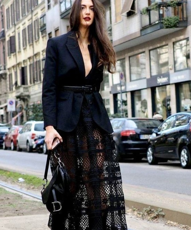 5 Fashionable Ways to Wear a Sheer Lace Skirt 11