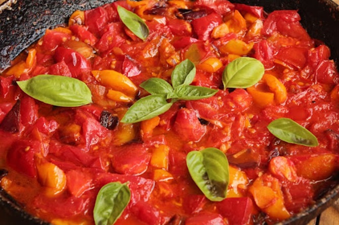 Peperonata: wie man ein traditionelles italienisches Gericht kocht 1