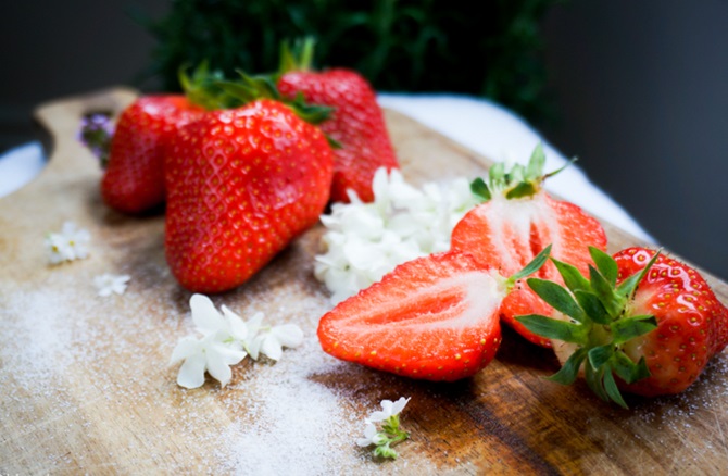 Strawberry homemade facial peeling: how to make it, what are its benefits 1