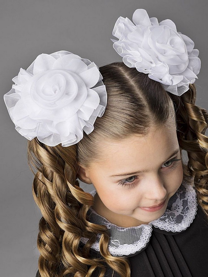 Fashionable hairstyles for September 1 for first-graders: options for unforgettable images 17