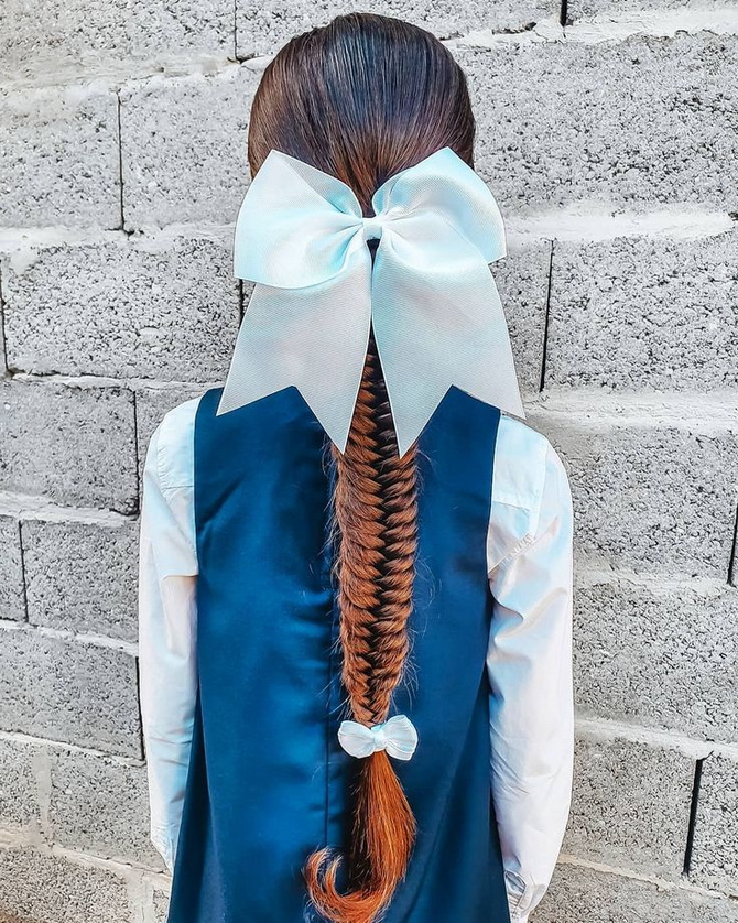 Fashionable hairstyles for September 1 for first-graders: options for unforgettable images 12