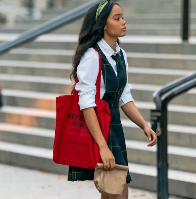 Fashionable school uniform for teenagers 2024-2025: new trends 12