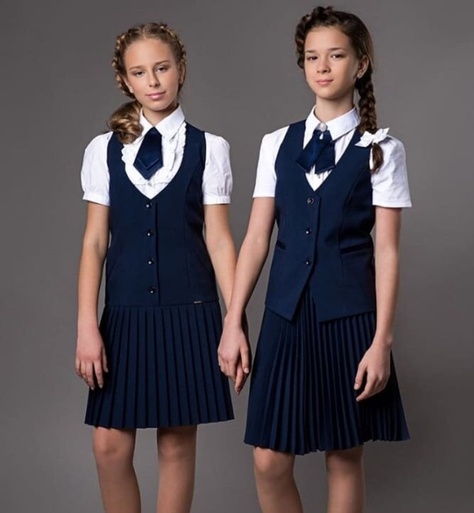 Fashionable school uniform for teenagers 2024-2025: new trends 18