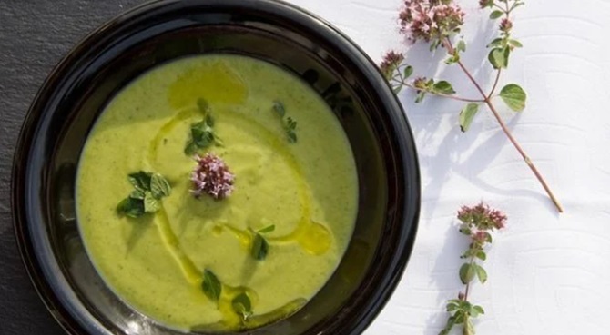 Green soup with parsley: a step-by-step recipe for a delicious and original dish 1