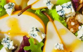 Herbstsalat mit Birne und Blauschimmelkäse