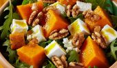 Autumn salad with pumpkin and goat cheese