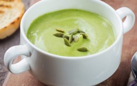 Avocadosuppe zubereiten: ein einfaches Schritt-für-Schritt-Rezept