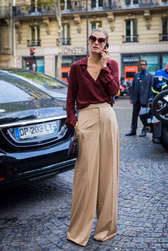 Wie man tiefe Weintöne in Streetstyle-Looks trägt – die angesagteste Farbe des Herbstes 2024 5