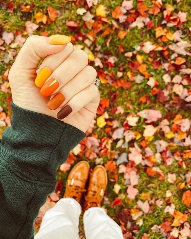 Main trends in autumn manicure 2024 36