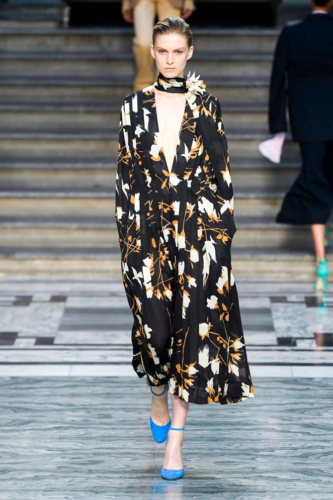 5 Fall 2024 Prints That Every Woman Should Have in Her Wardrobe 12