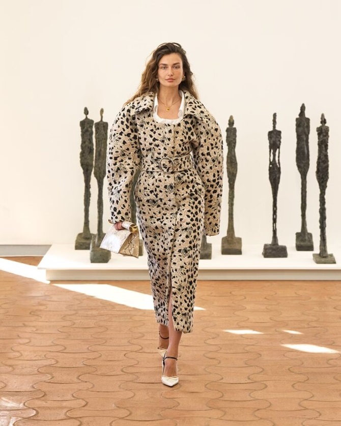 5 Fall 2024 Prints That Every Woman Should Have in Her Wardrobe 3