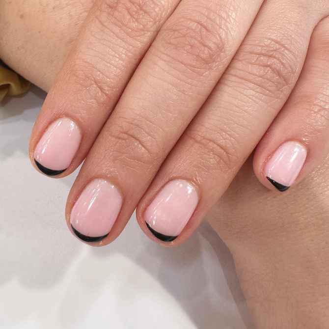 French manicure 2025: stylish accents and fresh ideas 28