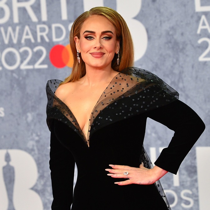 Adele admitted that she partially lost her hearing 1