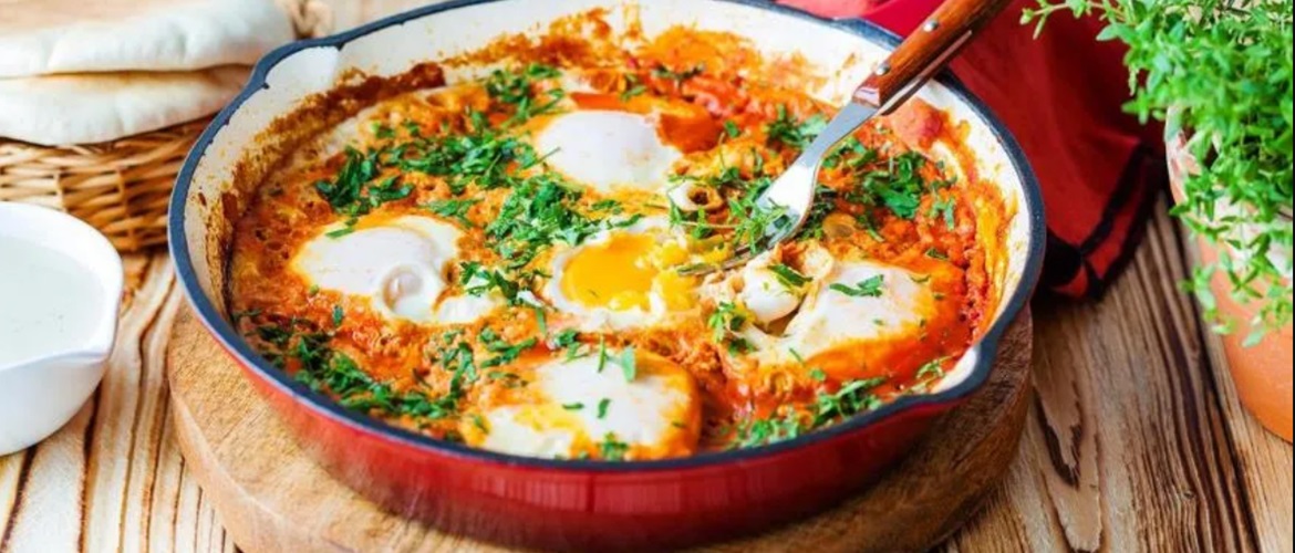 3 Möglichkeiten, Rührei mit Tomaten zum Frühstück zuzubereiten