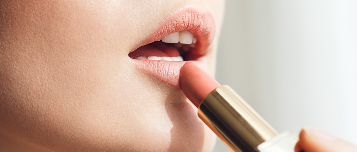 5 lipsticks for women 50+ that will remove “extra years”