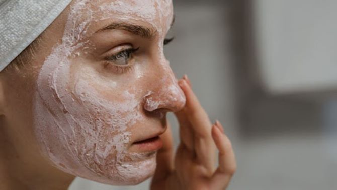 How to Properly Use a Facial Scrub at Home 3