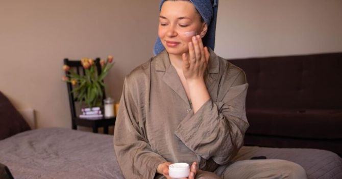 Abendliche Beauty-Routine: So pflegen Sie Ihre Gesichtshaut vor dem Schlafengehen 7