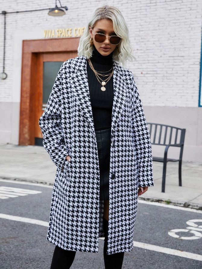 Monochrome Chic: Stylish Black and White Looks for Fall 9