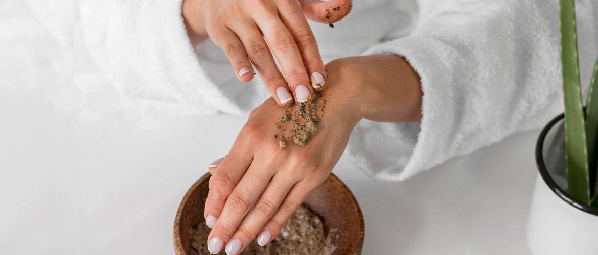 5 Homemade Scrubs to Soften Your Hands