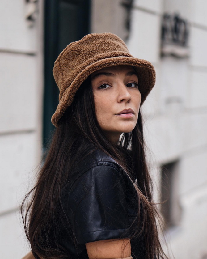 Stay Warm: 6 Key Winter Hat Trends 2024-2025 4